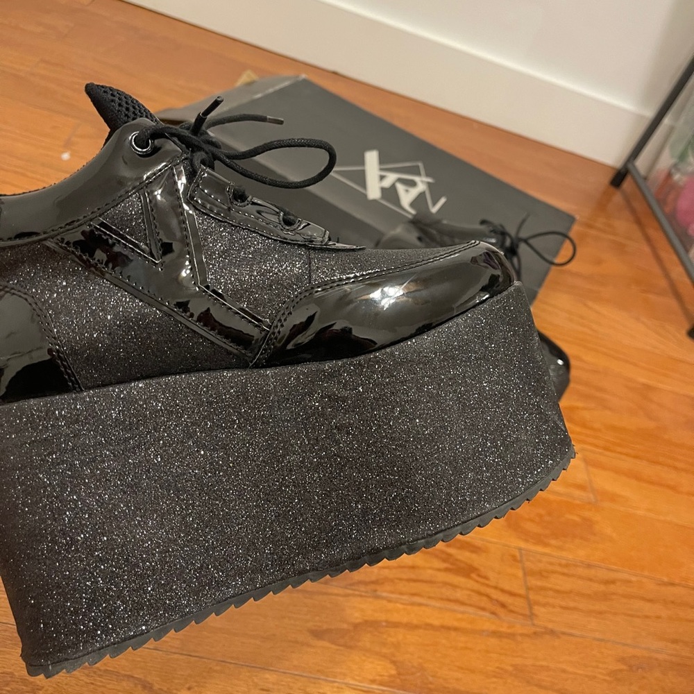 YRU QOZMO GLITTER BLACK